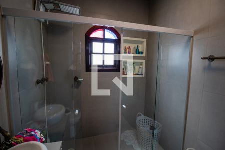 Casa à venda com 600m², 3 quartos e 8 vagas Casa à venda com 600m², 3 quartos e 8 vagasBanheiro