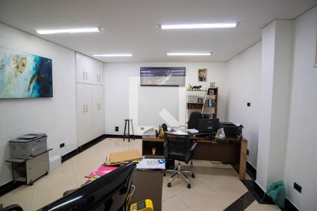 Casa à venda com 600m², 3 quartos e 8 vagas Casa à venda com 600m², 3 quartos e 8 vagasGalpão