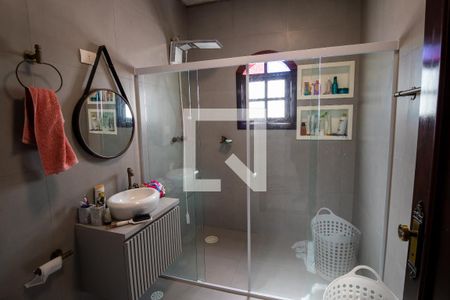 Casa à venda com 600m², 3 quartos e 8 vagas Casa à venda com 600m², 3 quartos e 8 vagasBanheiro