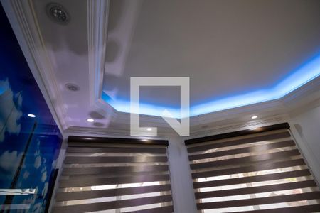 Casa à venda com 600m², 3 quartos e 8 vagas Casa à venda com 600m², 3 quartos e 8 vagasDetalhe Sala