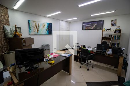 Casa à venda com 600m², 3 quartos e 8 vagas Casa à venda com 600m², 3 quartos e 8 vagasGalpão