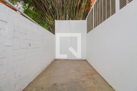 Casa à venda com 103m², 2 quartos e 1 vagaQuintal