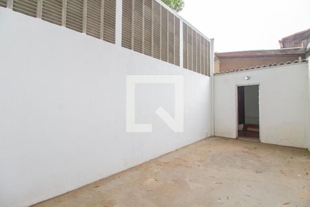 Casa à venda com 103m², 2 quartos e 1 vagaQuintal