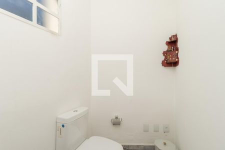 Casa de condomínio à venda com 300m², 3 quartos e 4 vagas Casa de condomínio à venda com 300m², 3 quartos e 4 vagasBanheiro