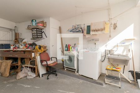 Casa de condomínio à venda com 300m², 3 quartos e 4 vagas Casa de condomínio à venda com 300m², 3 quartos e 4 vagasÁrea de serviço