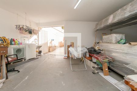 Casa de condomínio à venda com 300m², 3 quartos e 4 vagas Casa de condomínio à venda com 300m², 3 quartos e 4 vagasÁrea de serviço