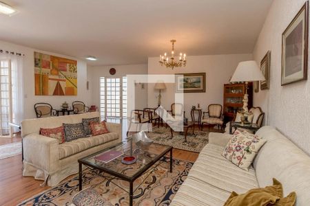 Casa de condomínio à venda com 300m², 3 quartos e 4 vagas Casa de condomínio à venda com 300m², 3 quartos e 4 vagasSala