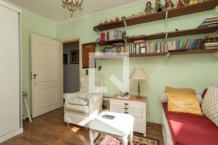 Casa de condomínio à venda com 300m², 3 quartos e 4 vagas Casa de condomínio à venda com 300m², 3 quartos e 4 vagasQuarto