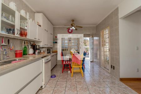 Casa de condomínio à venda com 300m², 3 quartos e 4 vagas Casa de condomínio à venda com 300m², 3 quartos e 4 vagasCozinha