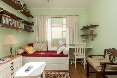 Casa de condomínio à venda com 300m², 3 quartos e 4 vagas Casa de condomínio à venda com 300m², 3 quartos e 4 vagasQuarto