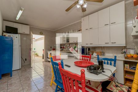 Casa de condomínio à venda com 300m², 3 quartos e 4 vagas Casa de condomínio à venda com 300m², 3 quartos e 4 vagasCozinha