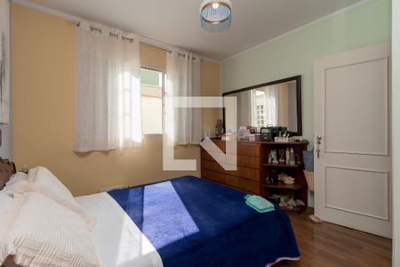 Casa de condomínio à venda com 300m², 3 quartos e 4 vagas Casa de condomínio à venda com 300m², 3 quartos e 4 vagasQuarto