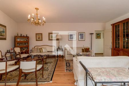 Casa de condomínio à venda com 300m², 3 quartos e 4 vagas Casa de condomínio à venda com 300m², 3 quartos e 4 vagasSala