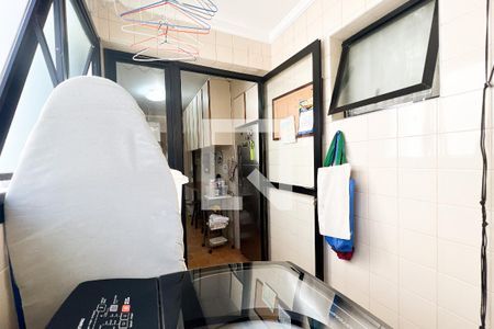 Apartamento à venda com 77m², 3 quartos e 1 vagaÁrea de Serviço