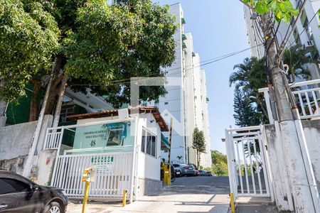 Apartamento à venda com 60m², 2 quartos e 1 vaga Apartamento à venda com 60m², 2 quartos e 1 vagaFachada