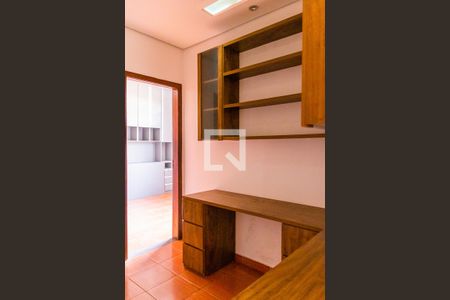 Casa para alugar com 130m², 3 quartos e 2 vagasEscritório