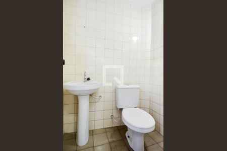 Banheiro de Serviço de casa para alugar com 3 quartos, 162m² em Jardim São Ricardo, Guarulhos