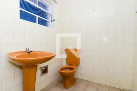 Casa para alugar com 162m², 3 quartos e 3 vagasBanheiro da Edícula