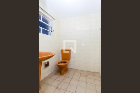 Casa para alugar com 162m², 3 quartos e 3 vagasBanheiro da Edícula
