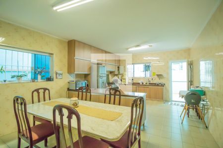 Casa à venda com 150m², 3 quartos e 2 vagas Casa à venda com 150m², 3 quartos e 2 vagasCozinha