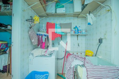 Casa à venda com 150m², 3 quartos e 2 vagas Casa à venda com 150m², 3 quartos e 2 vagasQuintal e Área de Serviço