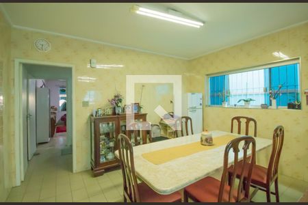 Casa à venda com 150m², 3 quartos e 2 vagas Casa à venda com 150m², 3 quartos e 2 vagasCozinha