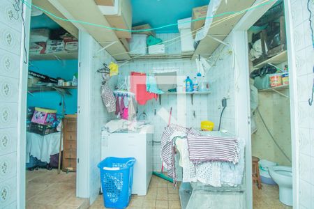 Casa à venda com 150m², 3 quartos e 2 vagas Casa à venda com 150m², 3 quartos e 2 vagasQuintal e Área de Serviço