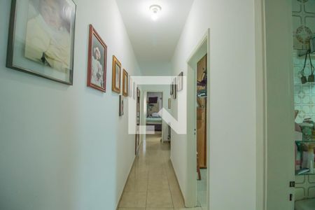 Casa à venda com 150m², 3 quartos e 2 vagas Casa à venda com 150m², 3 quartos e 2 vagasCorredor