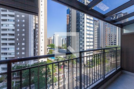 Varanda de kitnet/studio para alugar com 1 quarto, 33m² em Indianópolis, São Paulo
