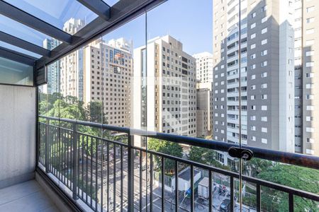 Varanda de kitnet/studio para alugar com 1 quarto, 33m² em Indianópolis, São Paulo