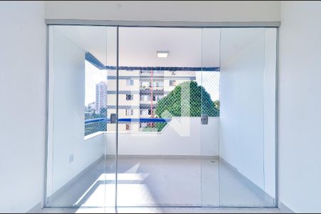 Apartamento para alugar com 76m², 3 quartos e 1 vaga Apartamento para alugar com 76m², 3 quartos e 1 vagaVaranda