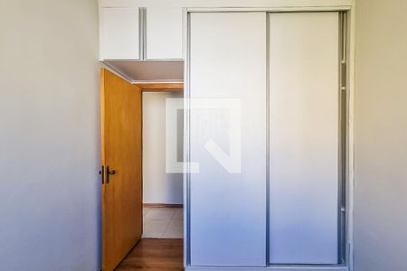 Quarto 1 de apartamento para alugar com 2 quartos, 69m² em Heliópolis, Belo Horizonte