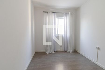Quarto 1 de apartamento para alugar com 2 quartos, 80m² em Bacacheri, Curitiba