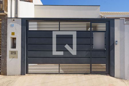 Casa à venda com 120m², 3 quartos e 2 vagasFachada