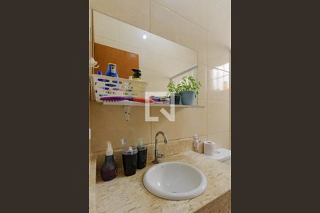 Casa à venda com 120m², 3 quartos e 2 vagasBanheiro