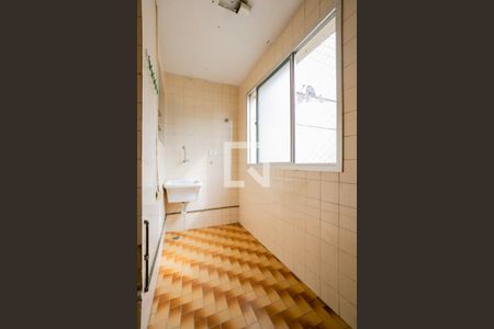 Área de serviço de apartamento para alugar com 2 quartos, 56m² em Vila Amélia, São Paulo