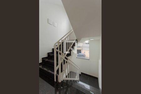 Apartamento para alugar com 50m², 2 quartos e 2 vagas Apartamento para alugar com 50m², 2 quartos e 2 vagasÁrea Comum - Escada