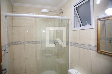 Banheiro de apartamento para alugar com 2 quartos, 70m² em Caiçara, Praia Grande
