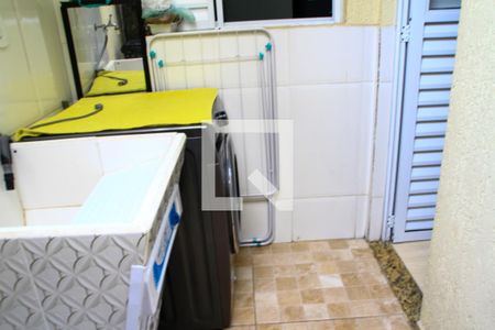 Casa de condomínio à venda com 45m², 2 quartos e 1 vaga Casa de condomínio à venda com 45m², 2 quartos e 1 vagaÁrea de Serviço