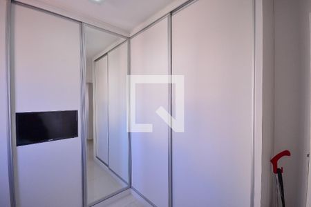 Apartamento à venda com 65m², 2 quartos e 2 vagasQuarto 2