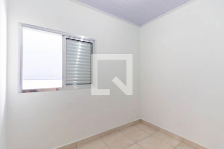 Quarto de casa para alugar com 2 quartos, 75m² em Vila Domitila, São Paulo