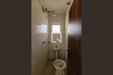 Casa à venda com 370m², 3 quartos e 5 vagas Casa à venda com 370m², 3 quartos e 5 vagasBanheiro de Serviço