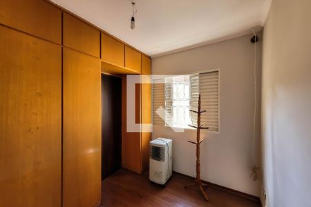 Casa à venda com 370m², 3 quartos e 5 vagas Casa à venda com 370m², 3 quartos e 5 vagasQuarto ( casa de hospedes )