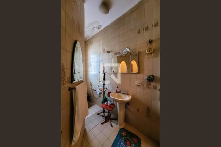 Casa à venda com 370m², 3 quartos e 5 vagas Casa à venda com 370m², 3 quartos e 5 vagasBanheiro 2