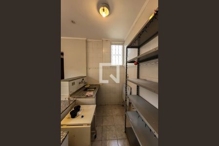 Casa à venda com 370m², 3 quartos e 5 vagas Casa à venda com 370m², 3 quartos e 5 vagasCozinha ( casa de hospedes )