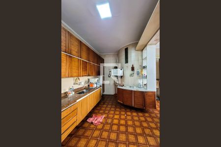 Casa à venda com 370m², 3 quartos e 5 vagas Casa à venda com 370m², 3 quartos e 5 vagasCozinha