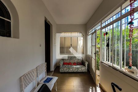 Casa à venda com 370m², 3 quartos e 5 vagas Casa à venda com 370m², 3 quartos e 5 vagasvaranda