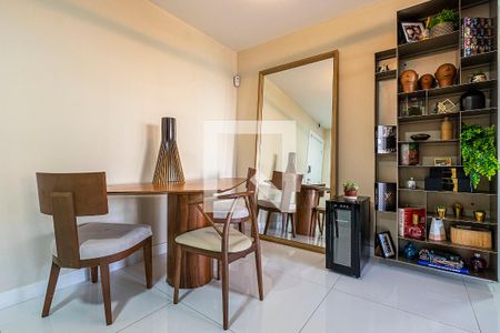 Sala de apartamento à venda com 2 quartos, 70m² em Vila Madalena, São Paulo