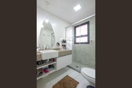 Apartamento à venda com 70m², 2 quartos e 2 vagasSuíte - Banheiro