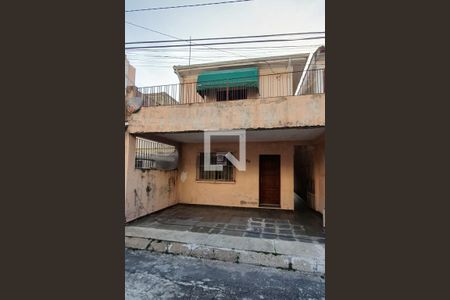 Casa à venda com 104m², 3 quartos e 1 vaga Casa à venda com 104m², 3 quartos e 1 vagaFachada